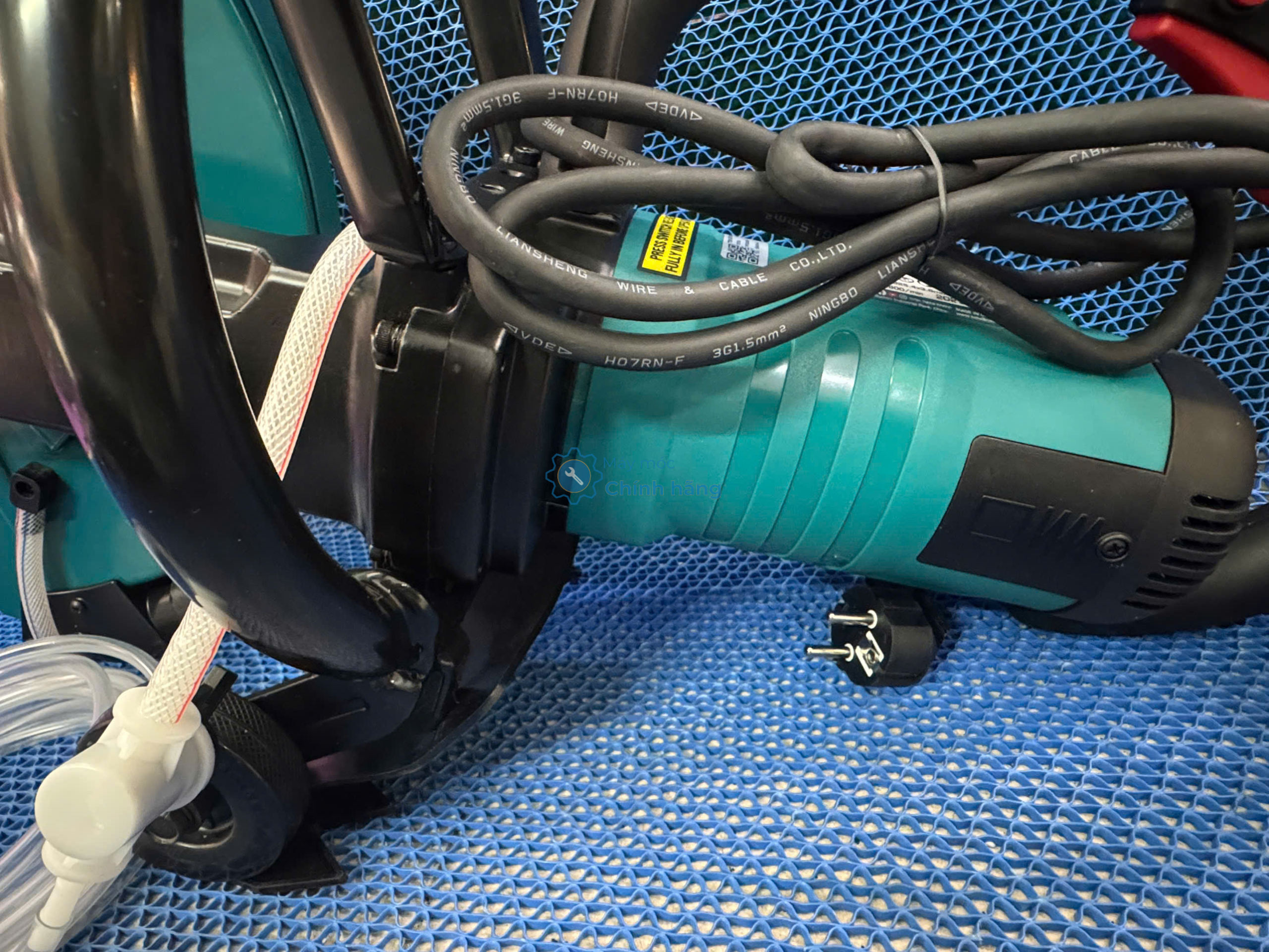 Máy cắt bê tông 355mm 2800W Total TPC9203556