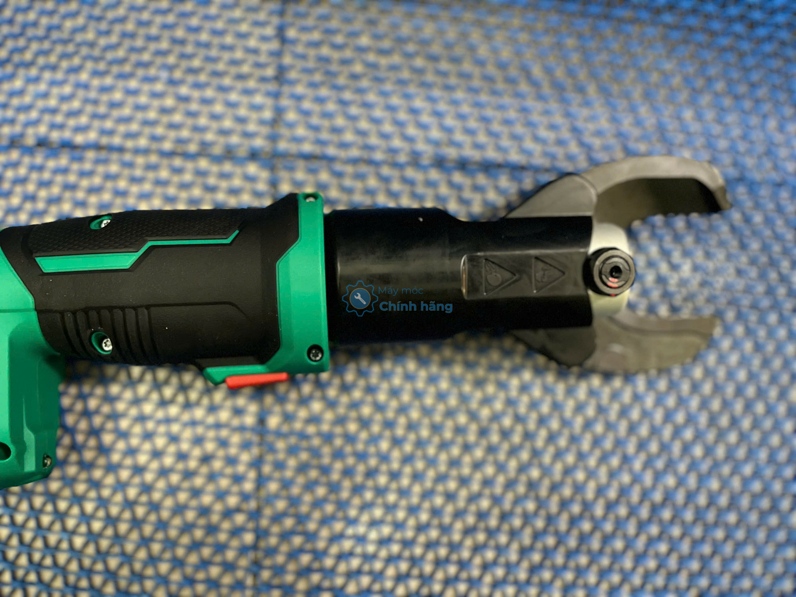 Máy cắt cáp thủy lực dùng pin 20V