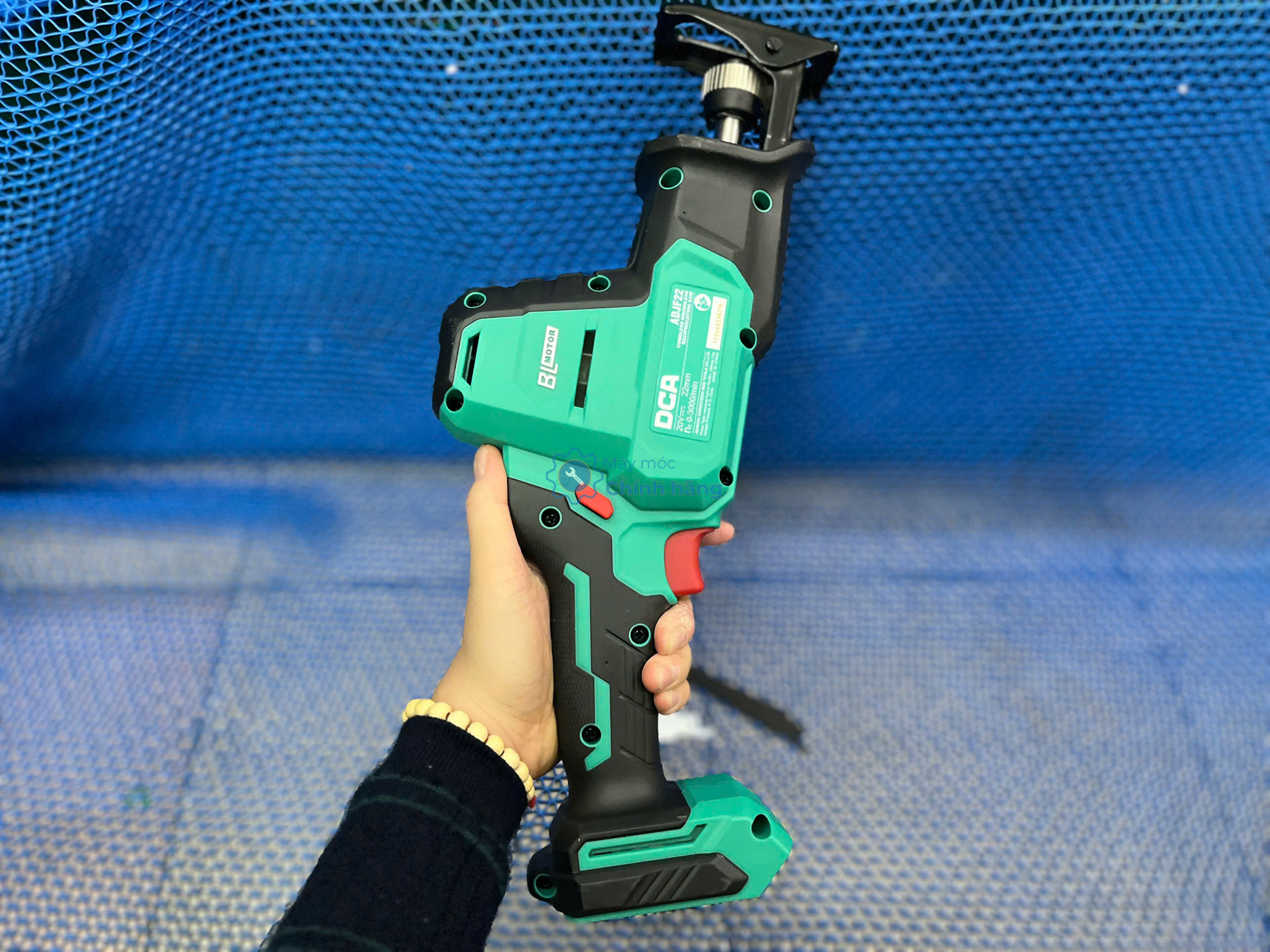 Máy cưa kiếm dùng pin 20V DCA ADJF22Z (Chưa Pin & Sạc) 5 Máy cưa kiếm dùng pin 20V DCA ADJF22Z