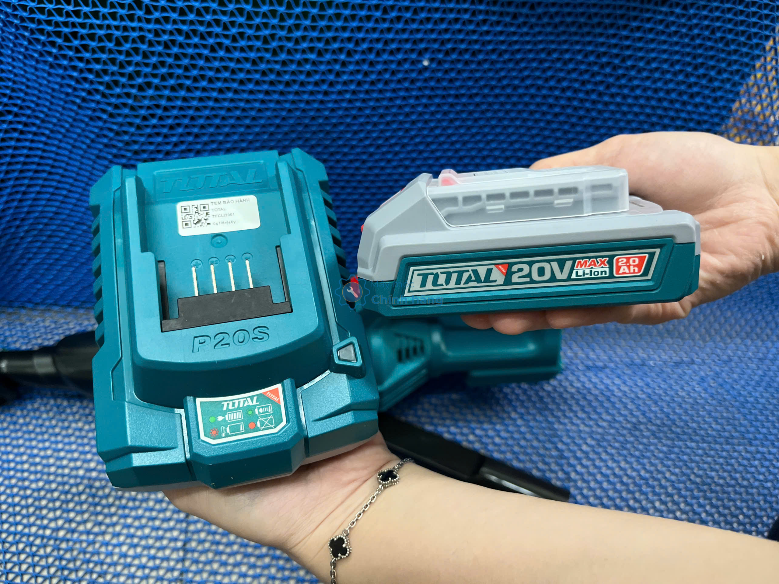 Máy hút bụi 0.5L dùng pin Lithium 20V