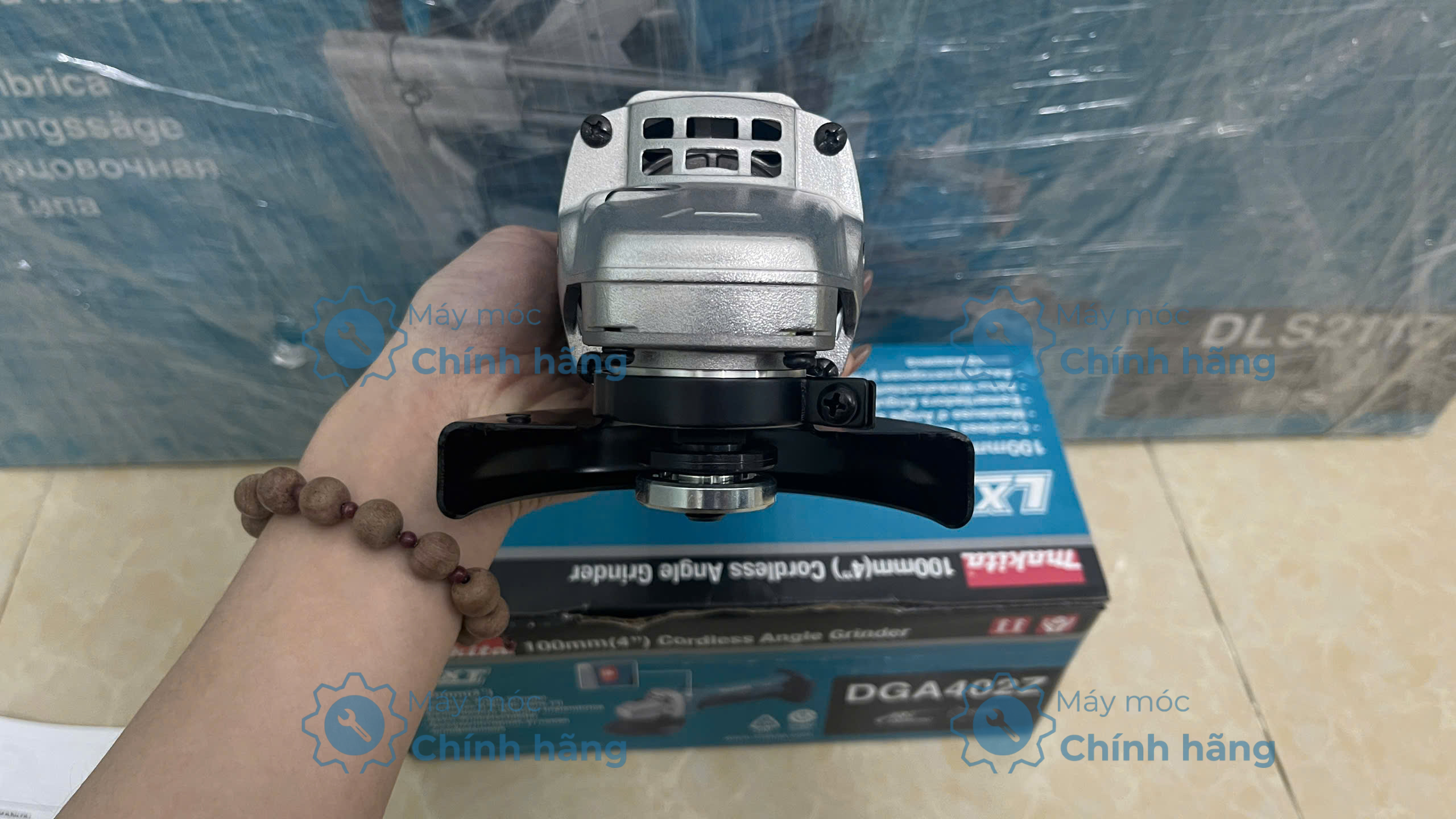 Chi tiết đầu máy mài Makita DGA402Z