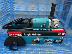 7" Máy Mài Góc 2200W Makita GA7060 10 Máy mài góc 2200W Makita GA7060