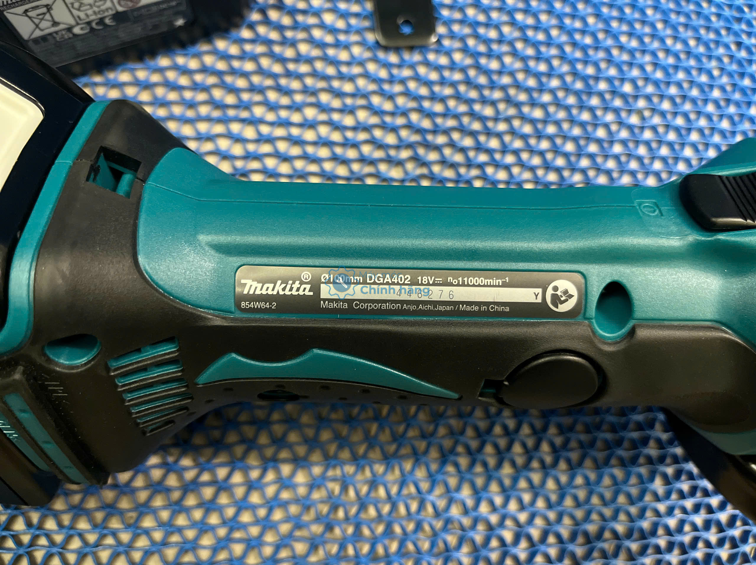 Máy mài góc chạy pin Makita DGA402RME