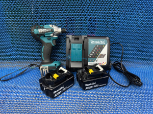 Máy vặn vít dùng pin Makita DTD156SFE (18V)