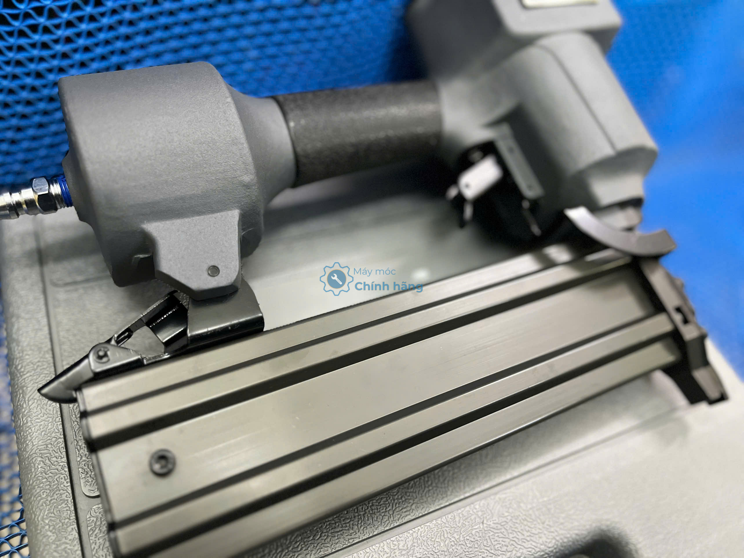 Súng Bắn Đinh Be Tông Dùng Hơi Yunica YAT-2264P 3 Súng Bắn Đinh Be Tông Dùng Hơi