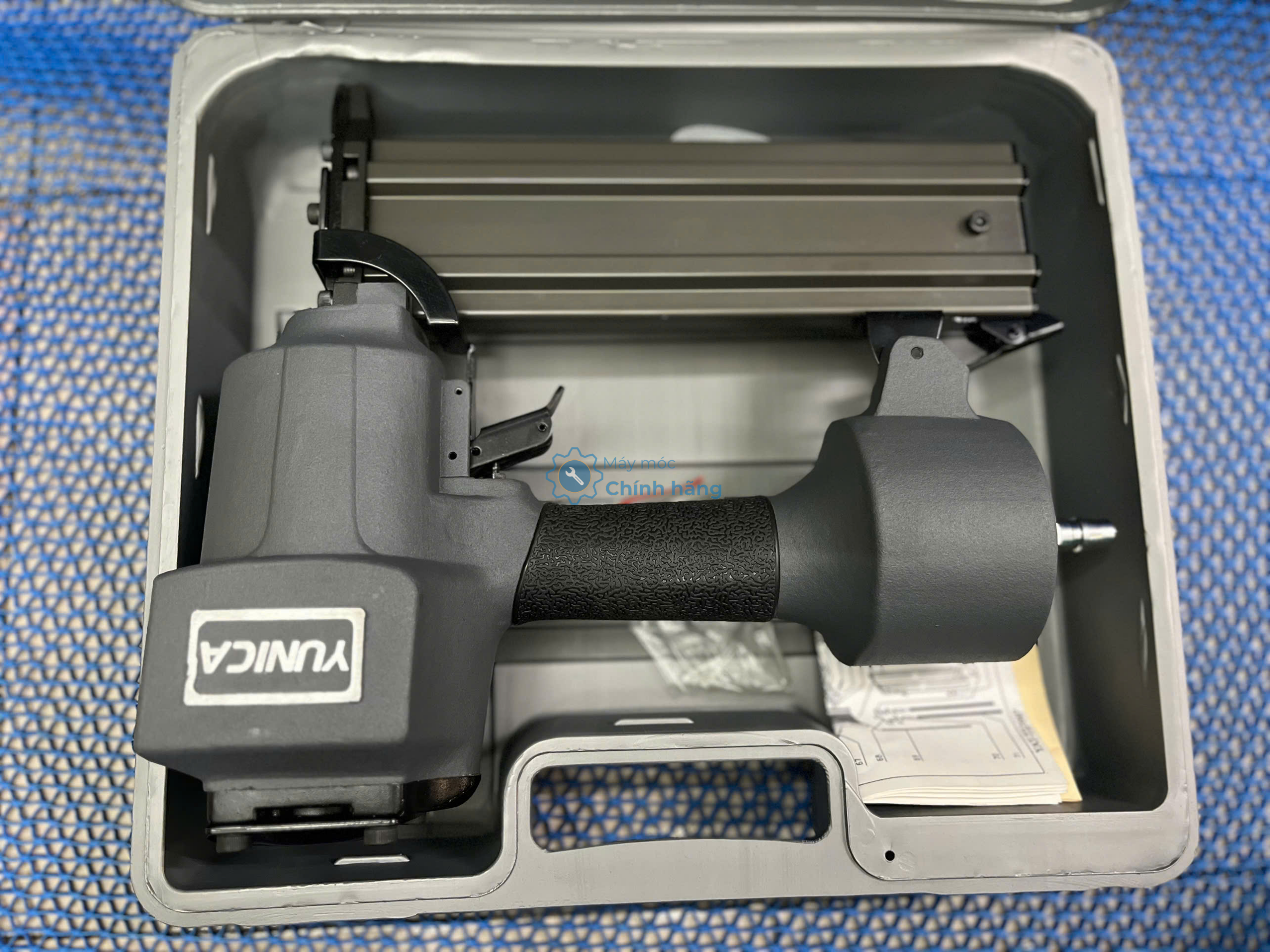 Súng Bắn Đinh Be Tông Dùng Hơi Yunica YAT-2264P 7 Súng Bắn Đinh Be Tông Dùng Hơi