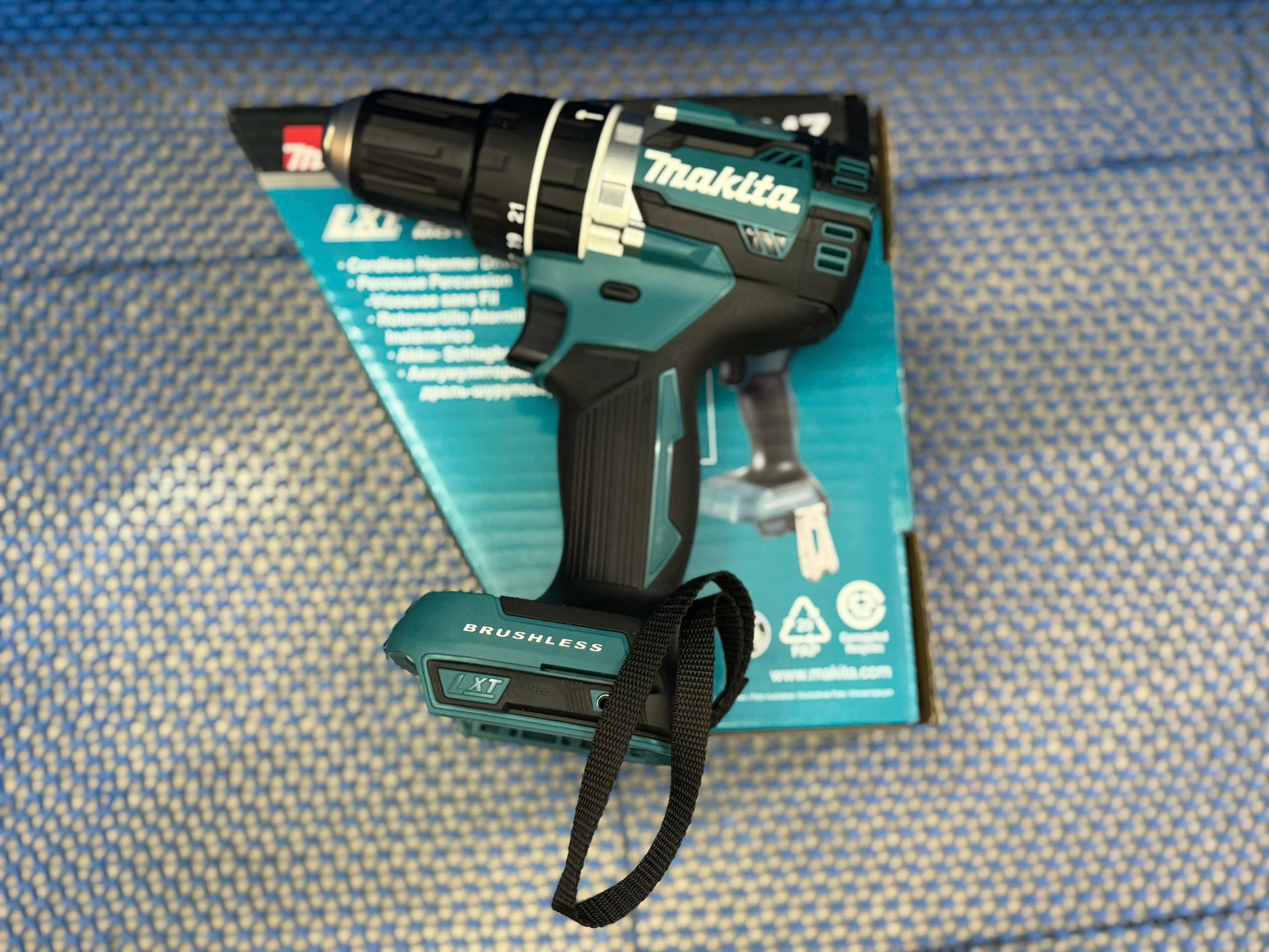 Máy khoan búa vặn vít dùng pin Makita DHP484Z (Chưa kèm Pin & Sạc)