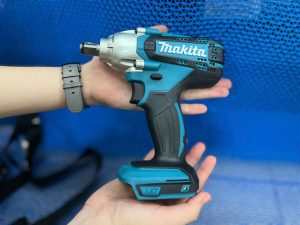 Máy siết bu lông dùng pin Makita DTW190ZX 18V (Chưa kèm Pin & Sạc)
