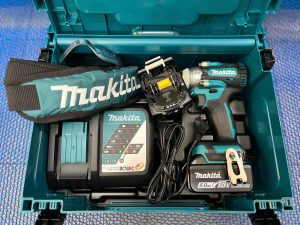 Máy siết bu lông dùng pin Makita DTW300RTJ