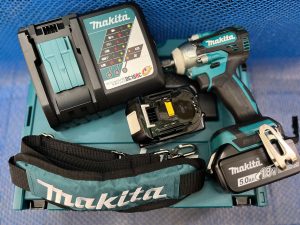 Máy siết bu lông dùng pin Makita DTW300RTJ