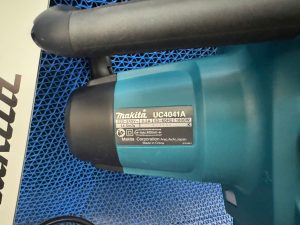Máy cưa xích chạy điện Makita UC4041A