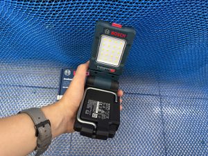 Đèn LED đa năng dùng pin 18V Bosch GLI 18V-800 