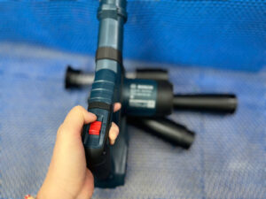 Máy thổi khí Bosch GBL18V-120