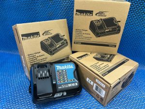 Sạc pin Li-Ion nhanh Makita DC10SB (197363-4)