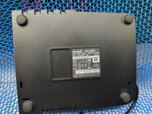 Sạc nhanh 18V Makita DC18RC 195584-2