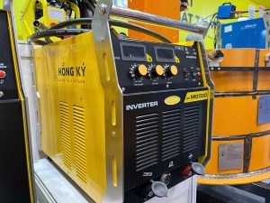 Top 3 thương hiệu máy hàn MIG được ưa chuộng nhất năm 2025 2 Máy hàn MIG Hồng Ký Master HKMIG500 công suất lớn cho xưởng cơ khí