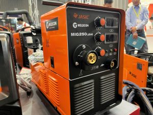 Top 3 thương hiệu máy hàn MIG được ưa chuộng nhất năm 2025 4 may-han-mig-jasic-mig250(j04)
