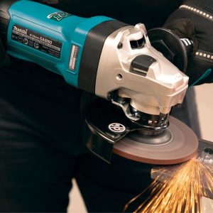 Máy Mài Góc Makita 9553B 100mm - Lựa Chọn Tốt Cho Việc Cắt, Mài Cơ Khí 4 máy mài góc makita