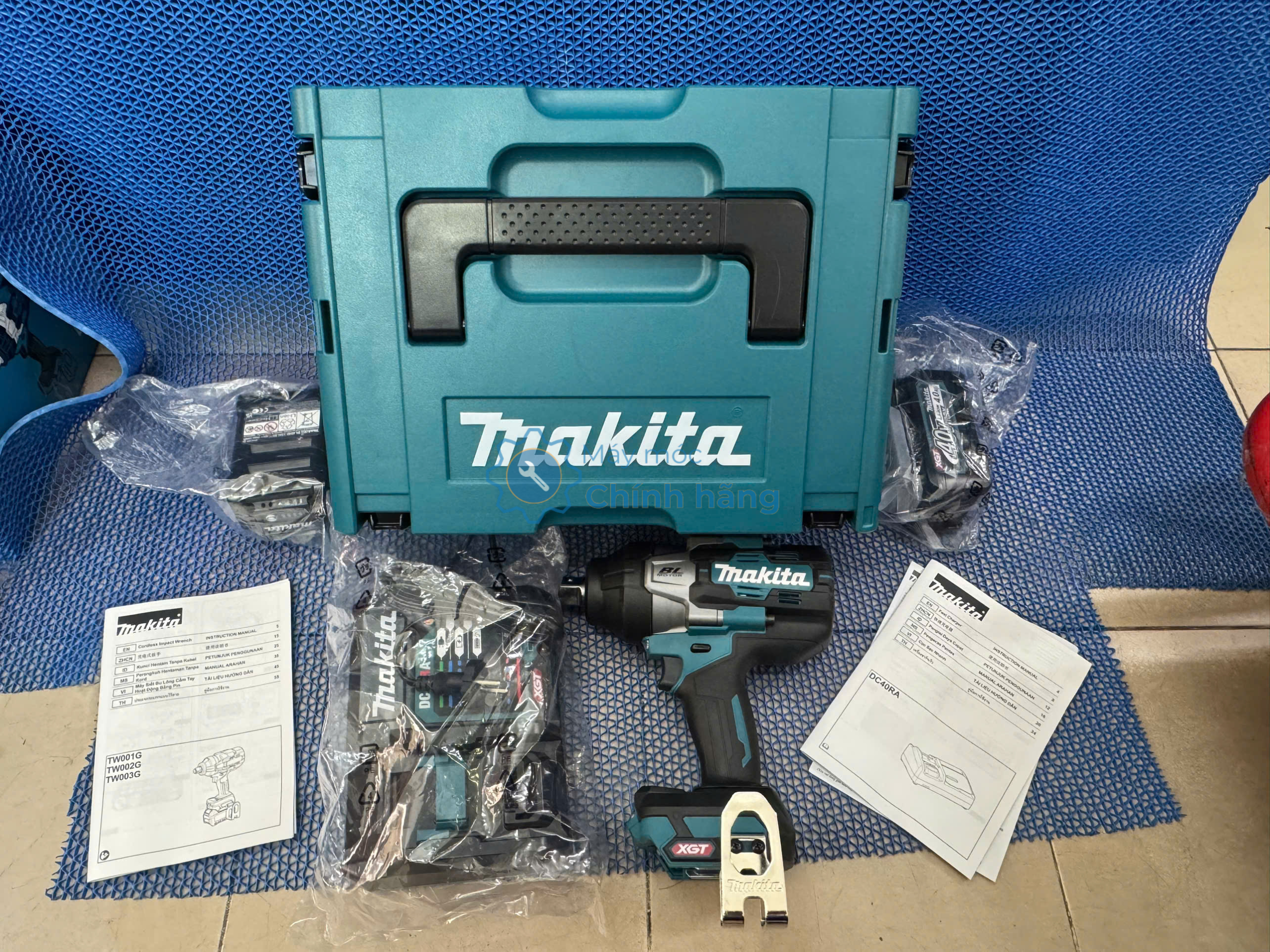 Máy siết bu lông Makita TW001GM201 dùng pin (19MM/BL) (40V Max) 3 Máy siết bu lông Makita TW001GM201 dùng pin (19MM/BL) (40V Max)