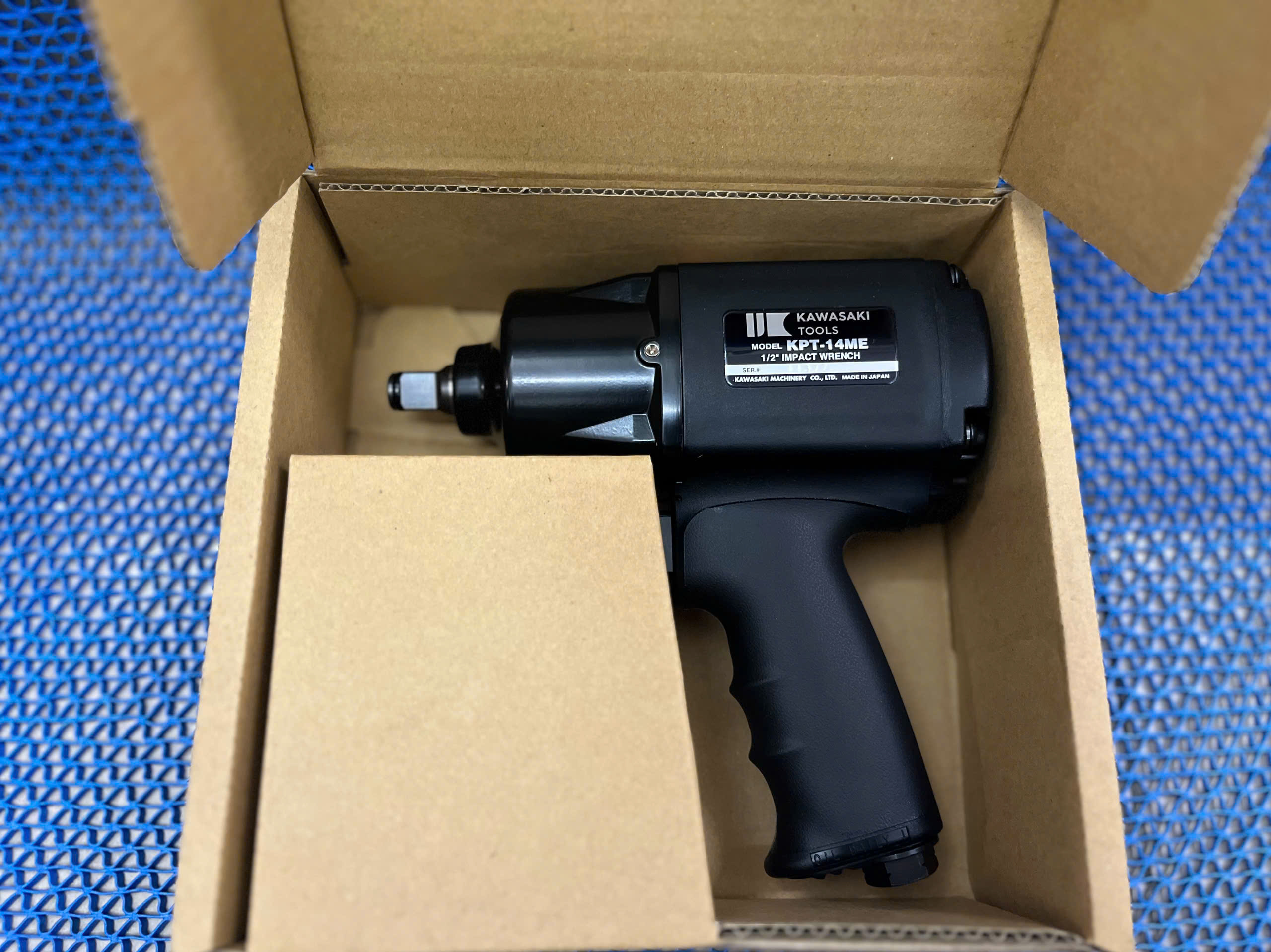 Súng vặn bu lông Kawasaki KPT-14ME – 1/2" mạnh mẽ, gọn tay cho xưởng & công trình 6 Súng vặn bu lông Kawasaki KPT-14ME