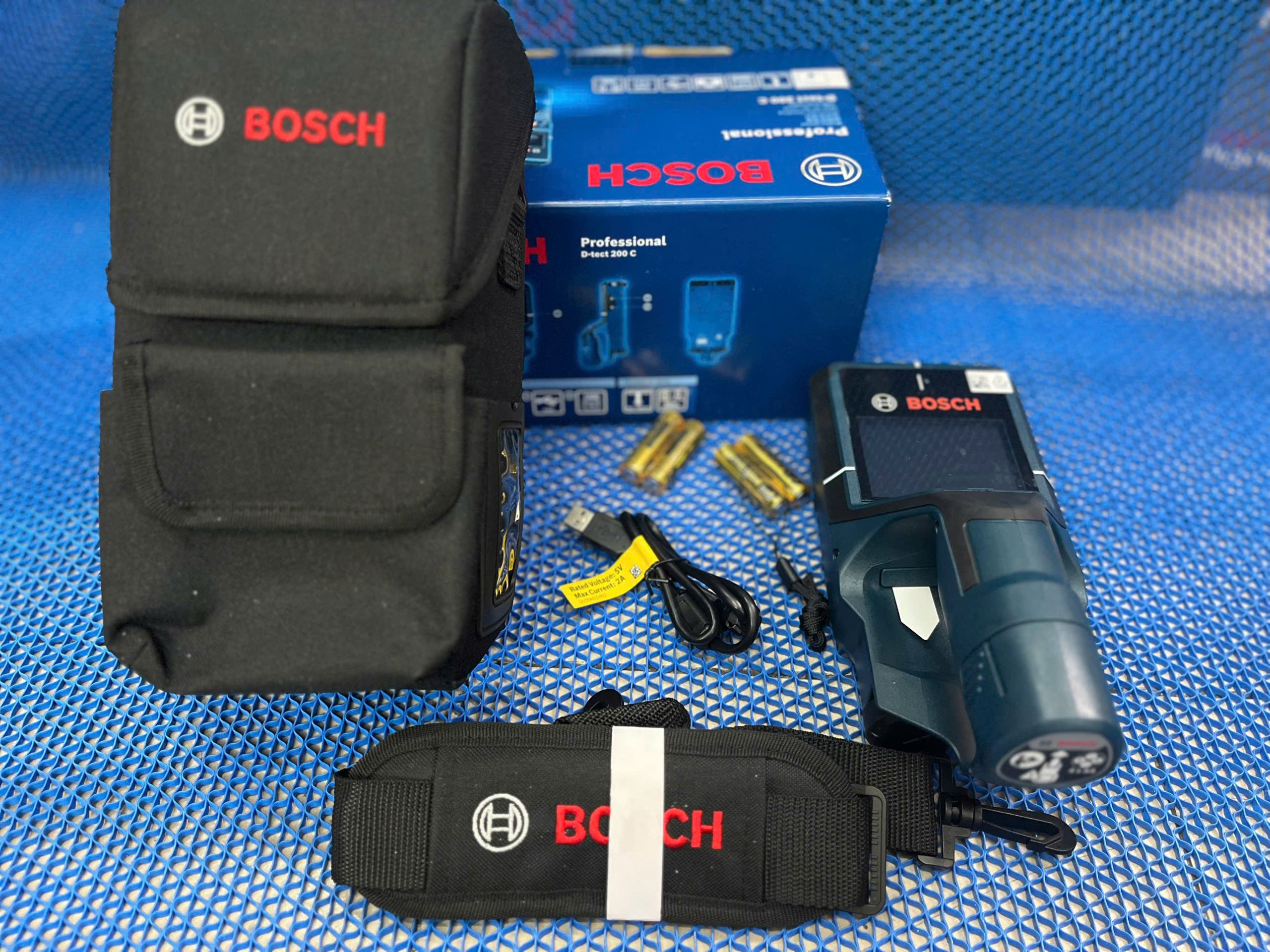 Máy dò đa năng dùng pin Bosch D-TECT 200 C – Dò sâu trong tường, hỗ trợ thi công an toàn và chính xác hơn 2 Máy dò đa năng dùng pin Bosch D-TECT 200 C