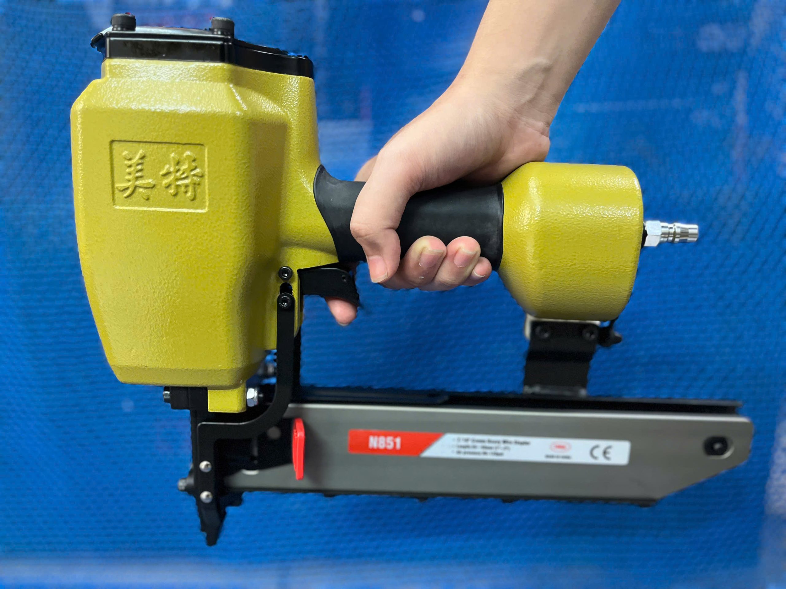 Súng bắn đinh chữ U Meite N851