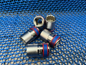 Đầu tuýp bông ngắn 1/2″ 16mm Kingtony 433016MR chế tạo thép Cr-V bền chắc, ăn khớp tốt, chịu lực cao cho sửa chữa ô tô, cơ khí.