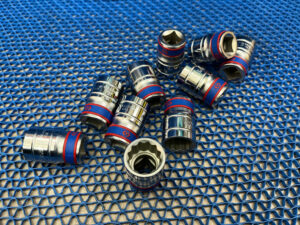 Đầu tuýp trắng ngắn 1/2 inch bông 18mm Kingtony 433018MR