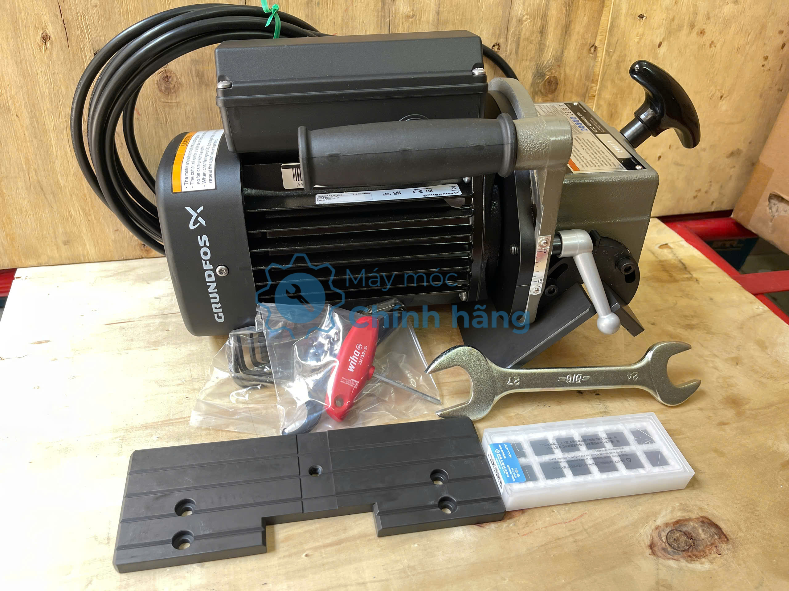 Máy vát mép kim loại Nitto Kohki HB-15B 16 Tổng thể máy vát mép Nitto Kohki