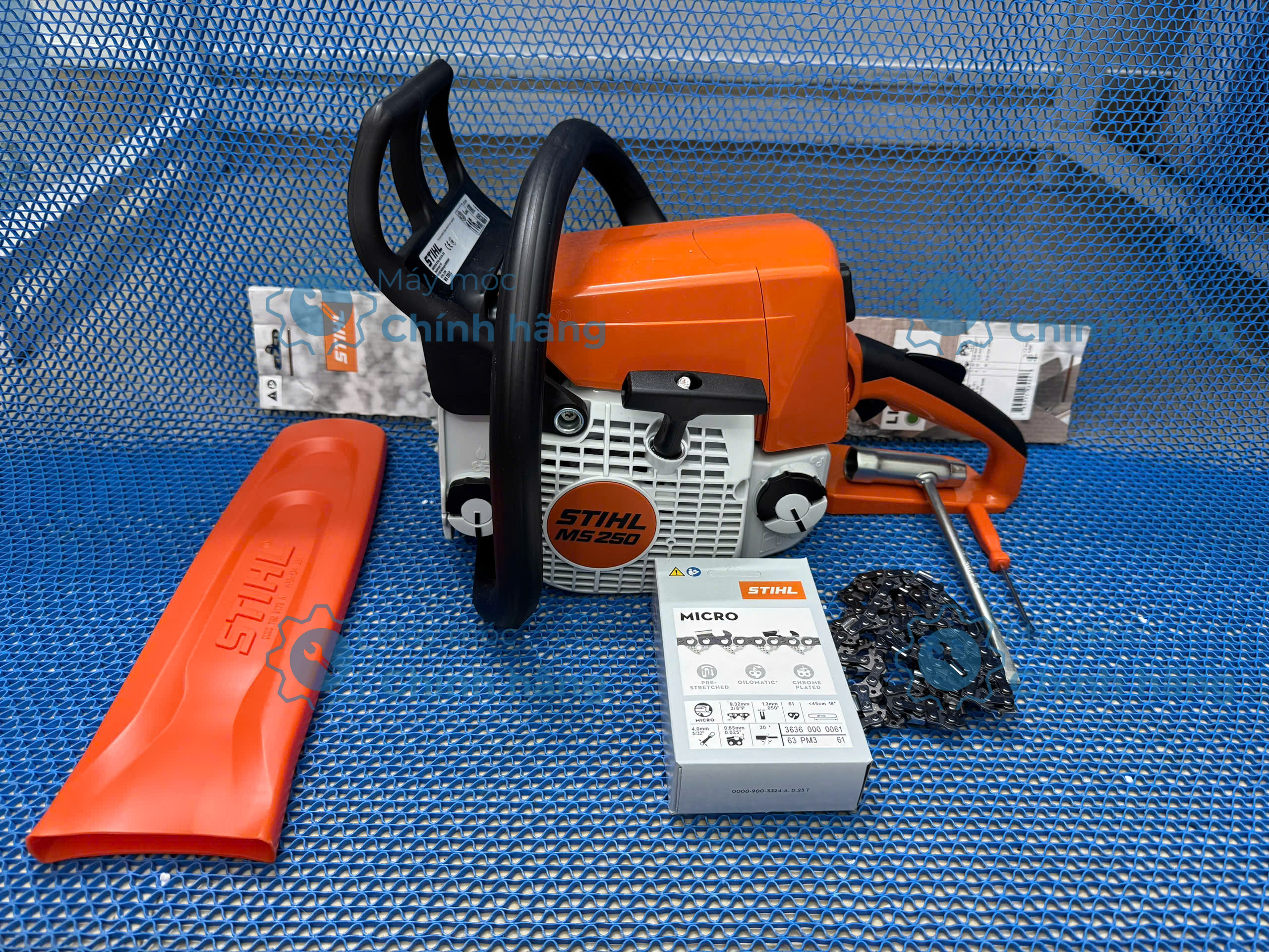 Alternative view of Máy Cưa Xích STIHL MS-250 18"