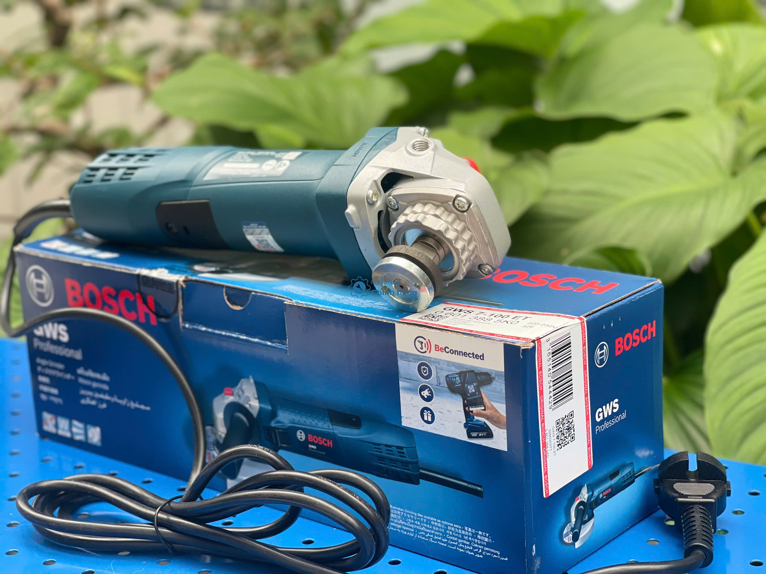 Ứng dụng máy mài điều tốc Bosch GWS 7-100ET hạ tốc độ để đánh bóng bề mặt inox