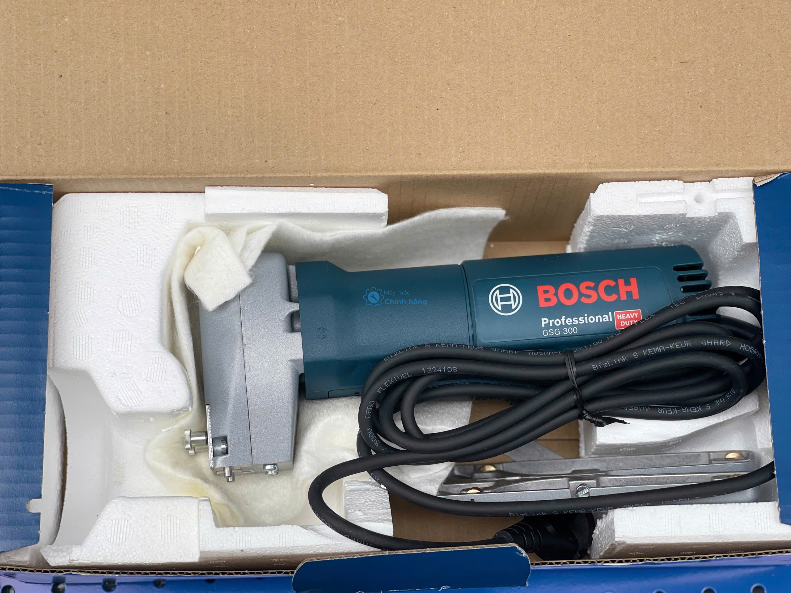 Hộp đựng máy cắt xốp Bosch GSG 300