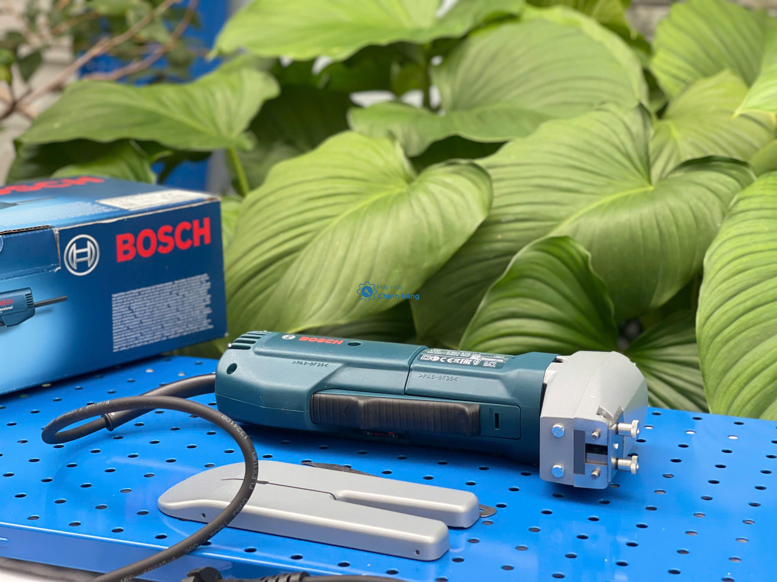 Khả năng cắt xốp EPS, xốp cách nhiệt bọc lót công trình của Bosch GSG 300