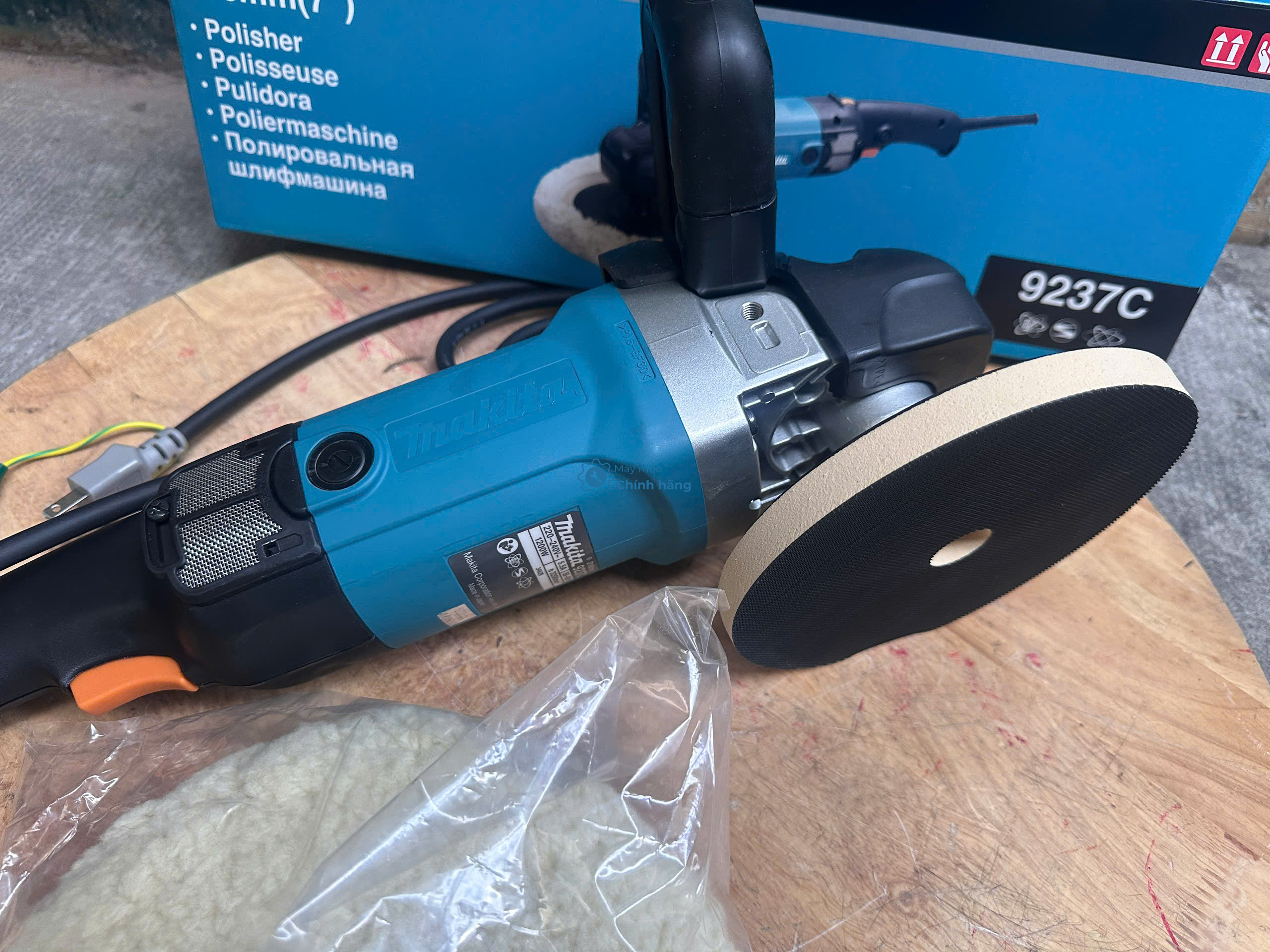 Máy chà nhám đánh bóng Makita 9237C 1200W 10 Trọn bộ hộp máy đánh bóng Makita 9237C
