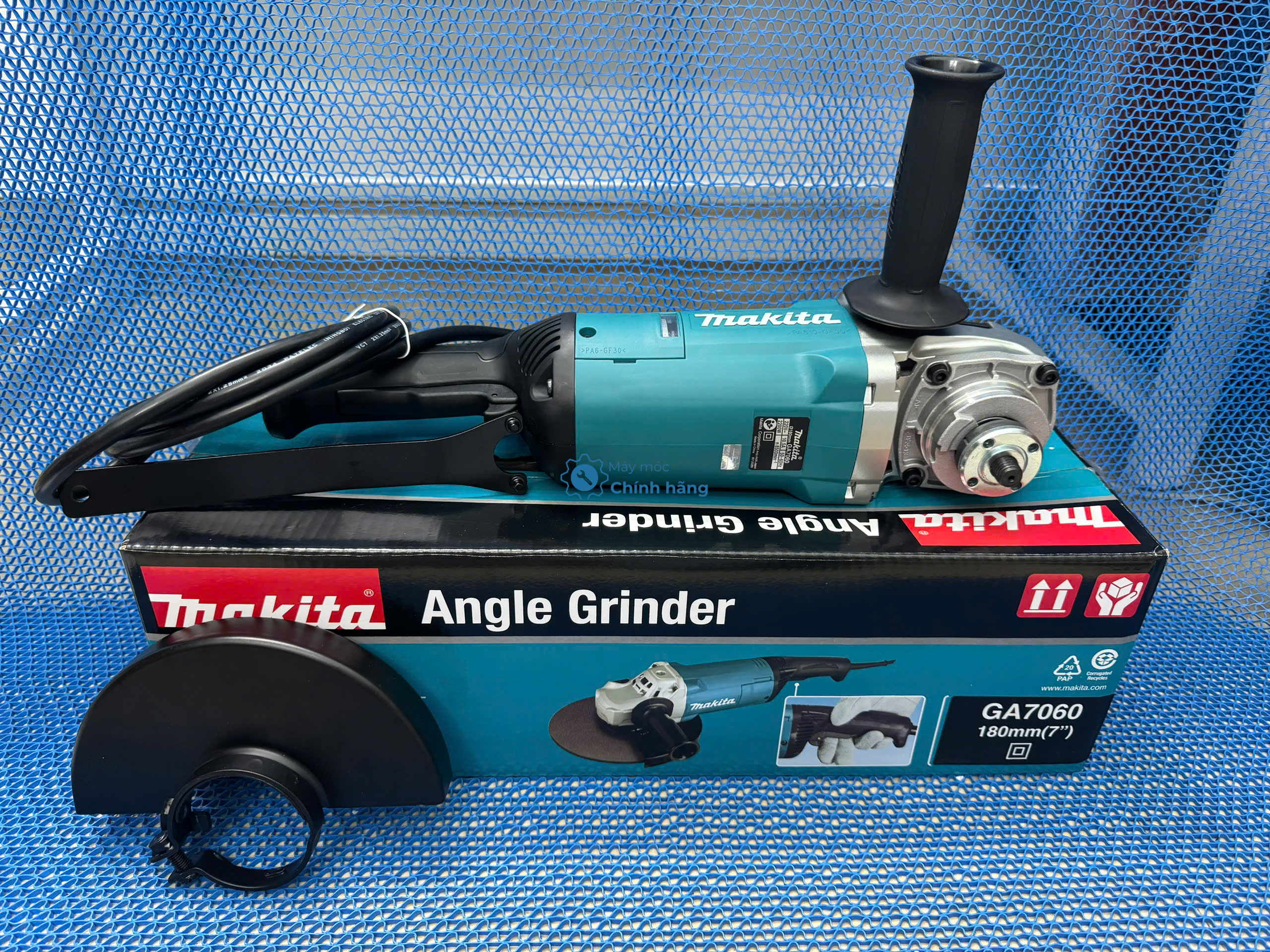 7" Máy Mài Góc 2200W Makita GA7060 10 Máy mài góc 180mm Makita GA7060 2200W