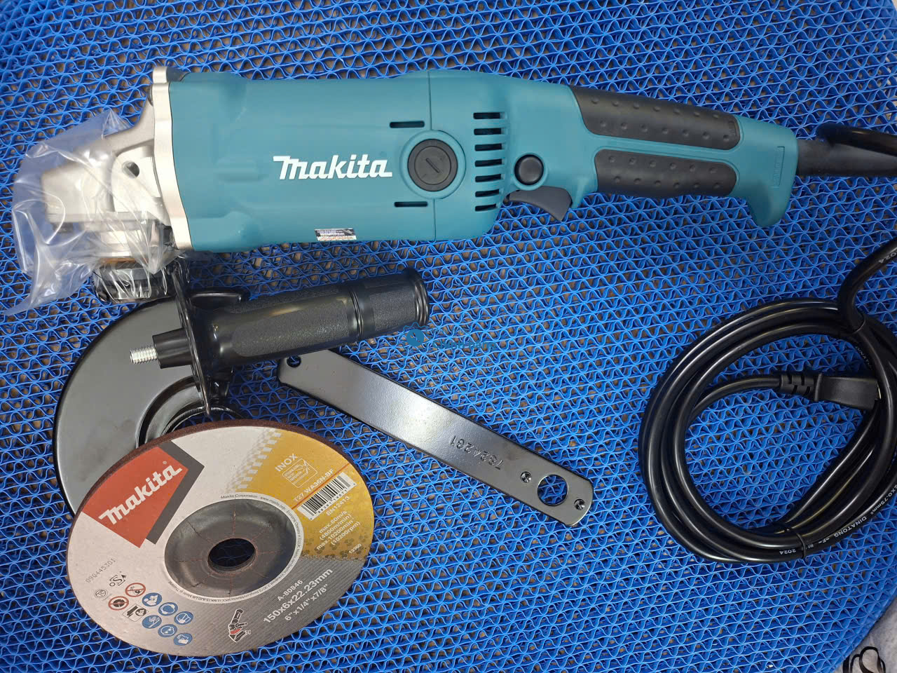 Máy mài góc Makita GA6010 (150mm) 8 Máy mài góc Makita GA6010 150mm