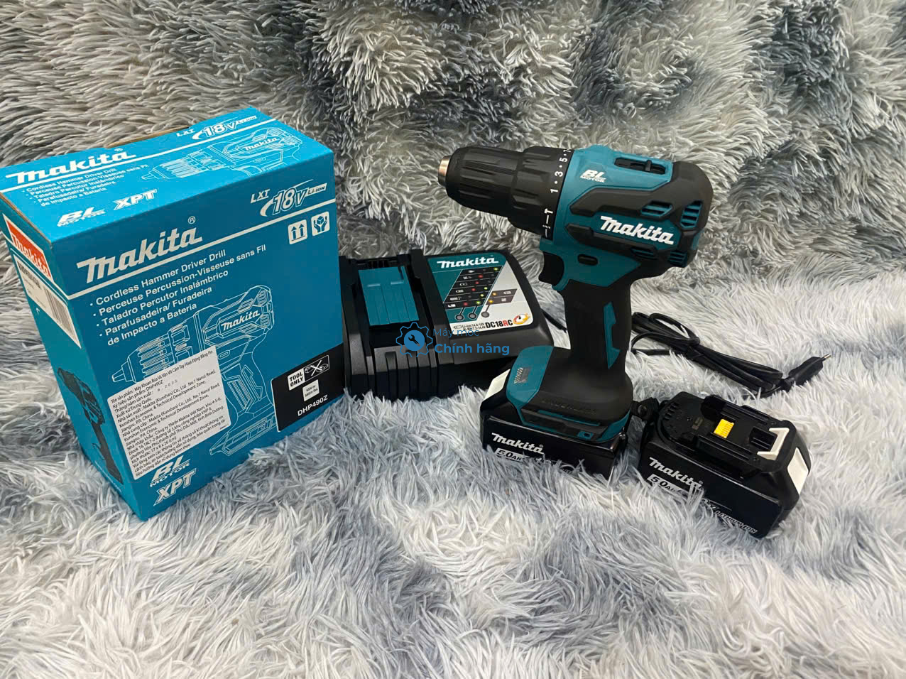Trọn bộ máy khoan búa và vặn vít dùng pin 18V Makita DHP490RTJ đầy đủ phụ kiện