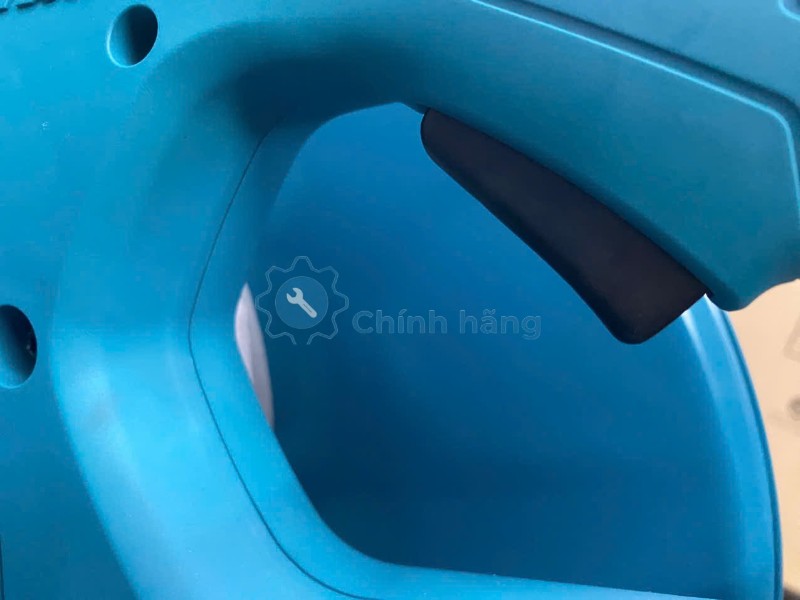 Máy Cắt Sắt Makita LW1401 2200W Chính Hãng – Cắt Thép Hộp, Sắt Hiệu Quả 36 Công tắc khởi động máy cắt sắt Makita LW1401