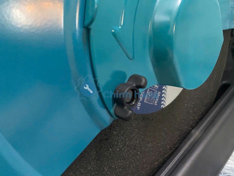 Máy Cắt Sắt Makita LW1401 2200W Chính Hãng – Cắt Thép Hộp, Sắt Hiệu Quả 34 Khóa trục thay đá máy cắt sắt Makita LW1401