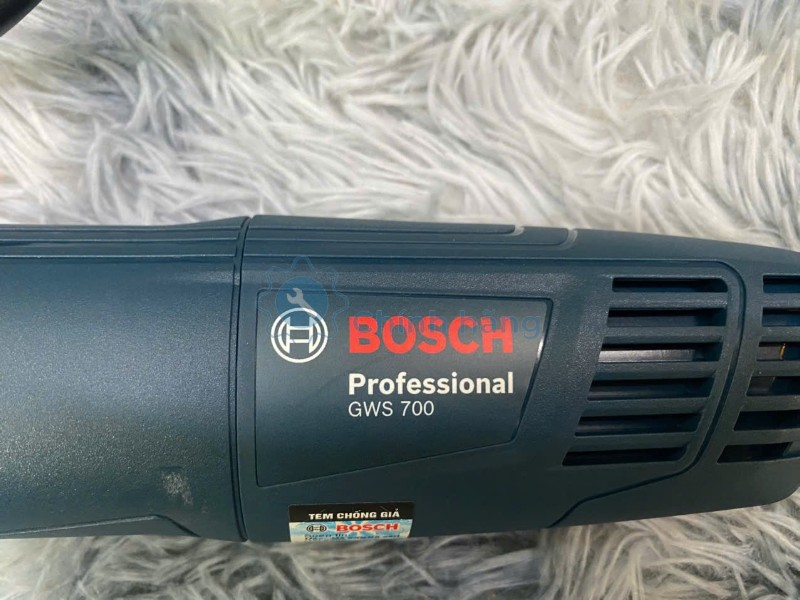 Máy Mài Góc Bosch GWS 700 100mm 700W Chính Hãng 17 Logo Bosch trên máy mài góc GWS 700