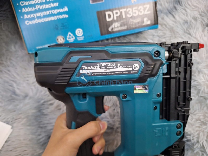 Model Makita DPT353Z trên thân máy bắn đinh dùng pin chính hãng