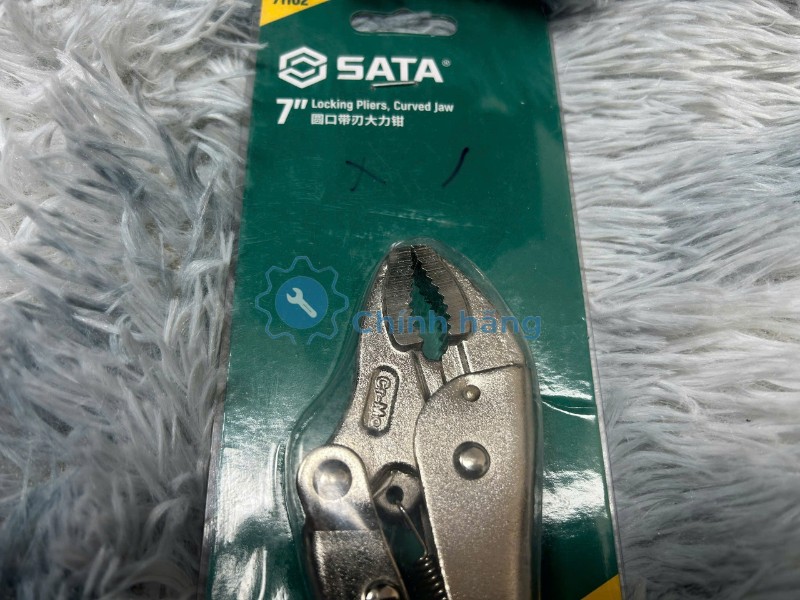 Hàm cong kìm bấm chết SATA 71102 bám chắc chi tiết tròn