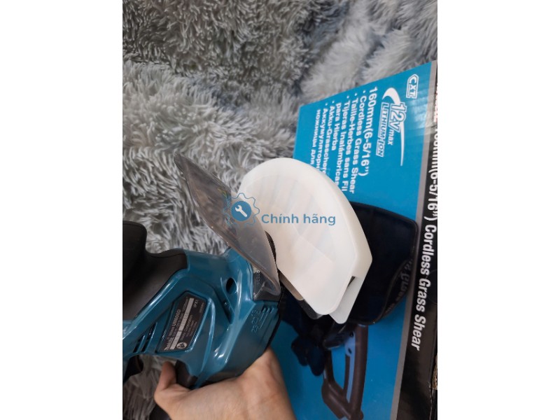 Nắp bảo vệ lưỡi cắt máy tỉa cỏ Makita UM600DZ