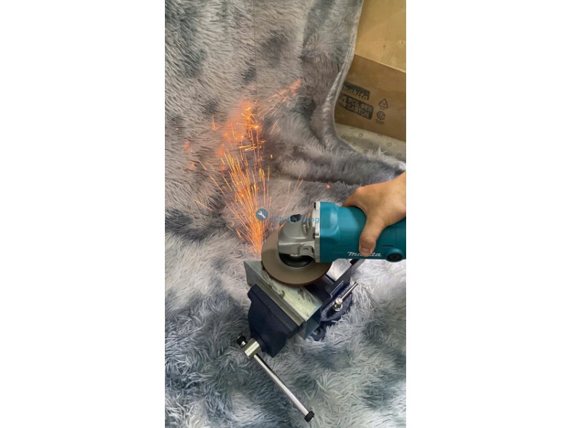 test máy mài góc Makita GA5010