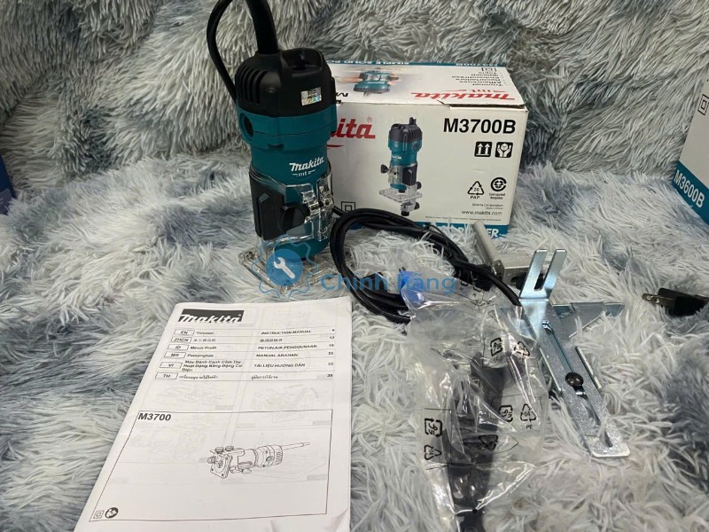 So Sánh Makita M3600B Và Makita M3700B: Chọn Máy Phay Gỗ Hay Máy Đánh Cạnh? 6 Trọn bộ máy đánh cạnh Makita M3700B 530W chính hãng