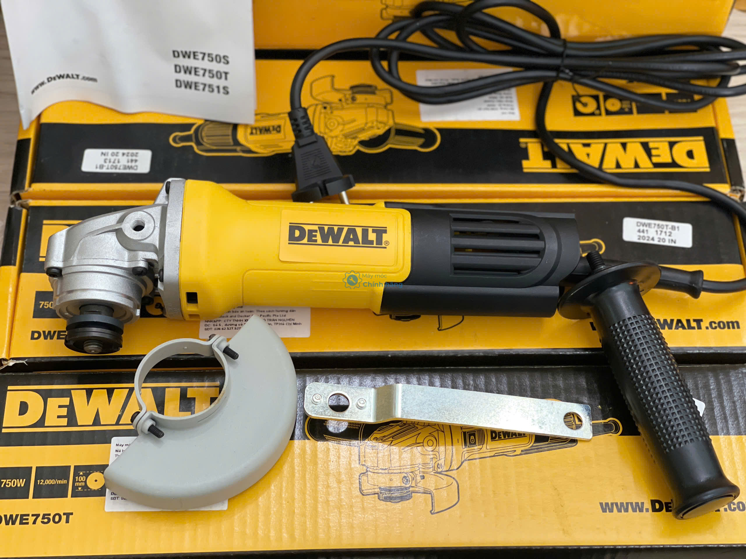 Máy Mài Góc DeWalt DWE750T Chính Hãng – Máy Mài 750W Giá Tốt 25 Trọn bộ máy mài góc DeWalt DWE750T