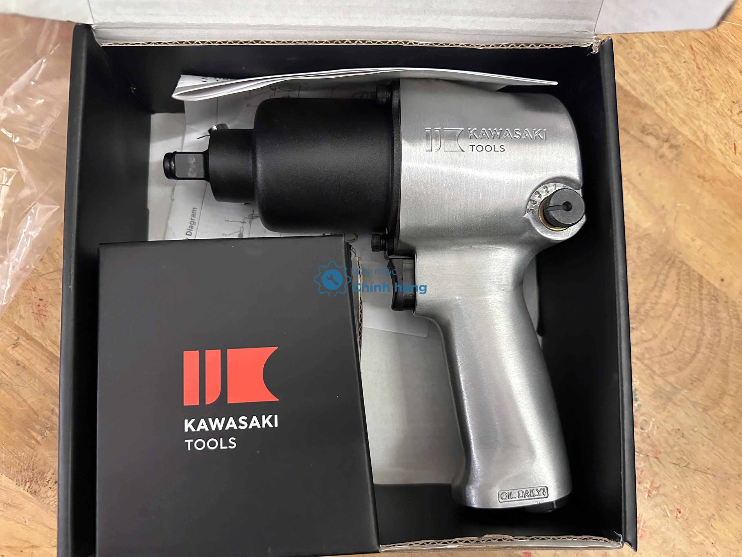 Alternative view of Súng Vặn Bu Lông 1/2″ Kawasaki KPT-6231 Nhật Bản