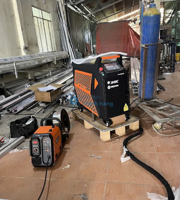 Máy hàn laser Jasic LS-15000F