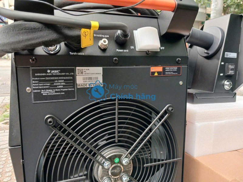 may han laser fiber jasic ls 15000 dot pha nang suat cho xuong co khi 542