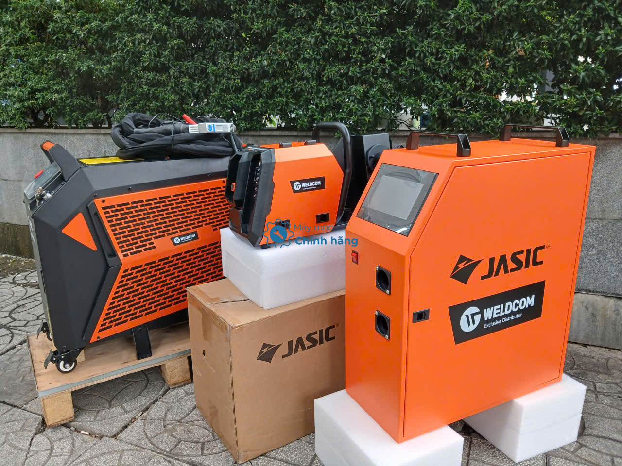 Máy Hàn Laser Jasic LS-20000F 2000W 3 Trong 1 Thế Hệ 3 2 Góc nghiêng thân máy hàn laser Jasic LS-20000F thế hệ 3